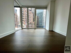 222 E 44th St in New York, NY - Building Photo - Building Photo