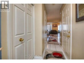 263 Bankside Dr in Kitchener, ON - Building Photo - Building Photo