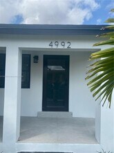 4992 NW 18th Ave, Unit 2 in Miami, FL - Building Photo - Building Photo