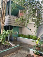 7033 Ramsgate Pl, Unit A in Los Angeles, CA - Building Photo - Building Photo