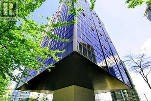 1333 W Georgia St in Vancouver, BC - Building Photo