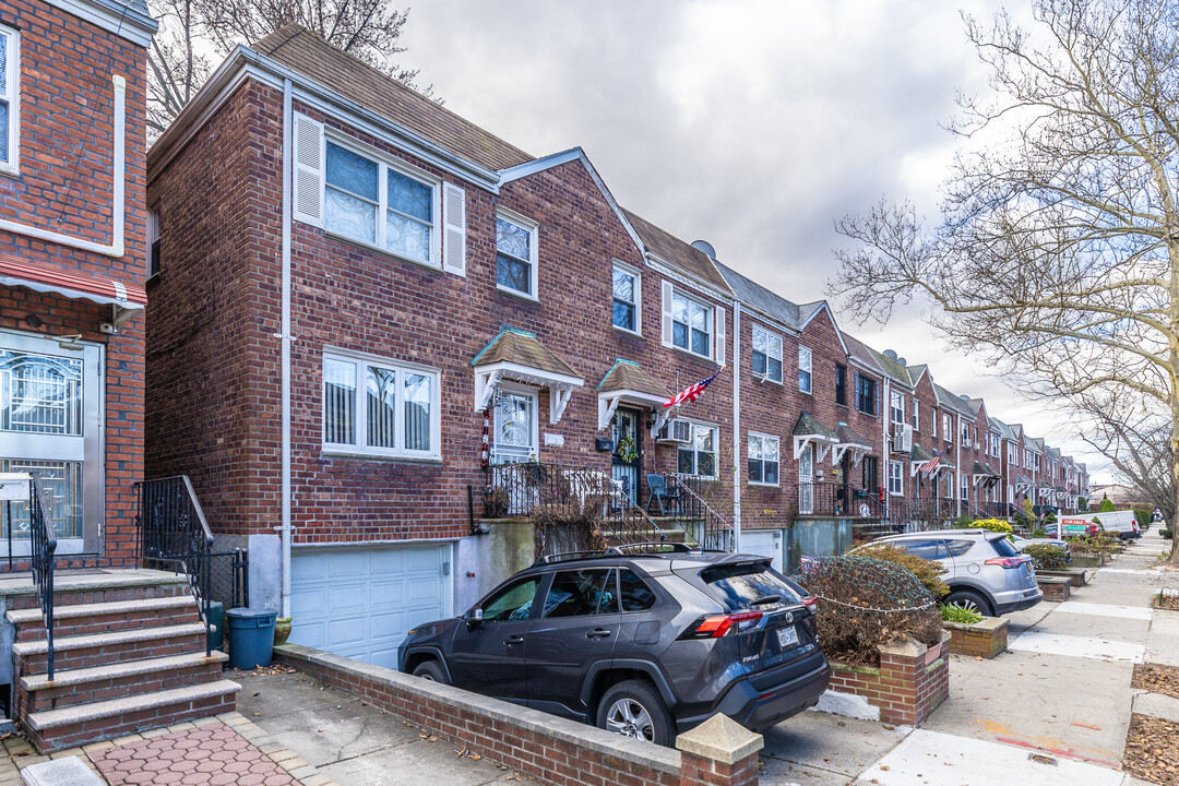 19202 39th Ave in Flushing, NY - Foto de edificio
