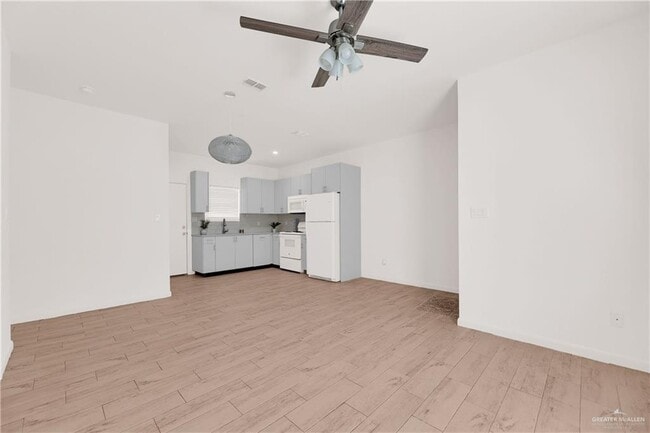 10 Larkspur Ave in Edinburg, TX - Building Photo - Building Photo