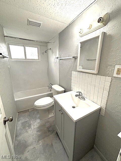 property at 17118 Broadway Ave