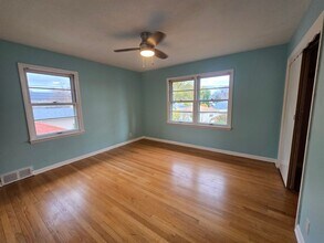 4338 N Sheffield Ave in Shorewood, WI - Building Photo - Building Photo