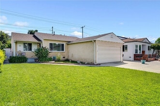 7026 Schroll St in Lakewood, CA - Building Photo - Building Photo