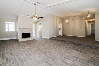 1638 Chisolm Trail in Lewisville, TX - Building Photo - Building Photo