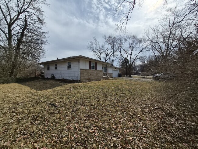 2703 Kristen Dr E in Indianapolis, IN - Building Photo - Building Photo