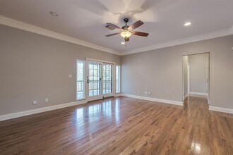 1300 Crestwood Rd in Austin, TX - Building Photo - Building Photo