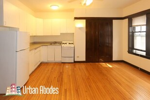 828 W Waveland, Unit M07B in Chicago, IL - Building Photo - Building Photo