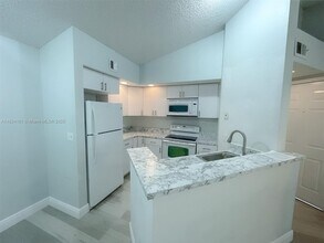 3310 Pinewalk Dr N in Margate, FL - Building Photo - Building Photo