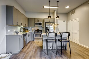 Reserve at Glenview Apartments