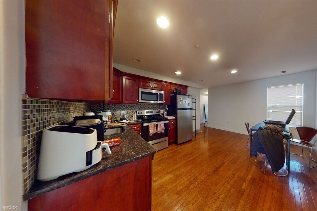 1815 N 18th St Photo