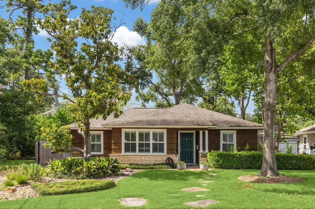 1119 Grovewood Ln in Houston, TX - Foto de edificio
