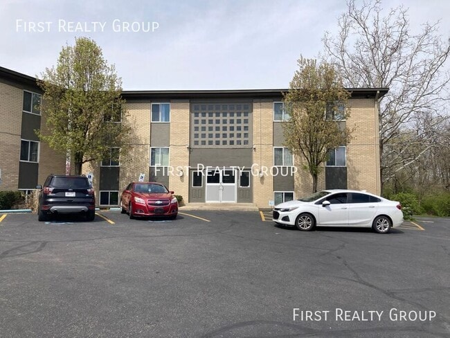 5600 N Main St in Dayton, OH - Building Photo - Building Photo