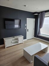 71 Border St, Unit 1 in Boston, MA - Building Photo - Building Photo