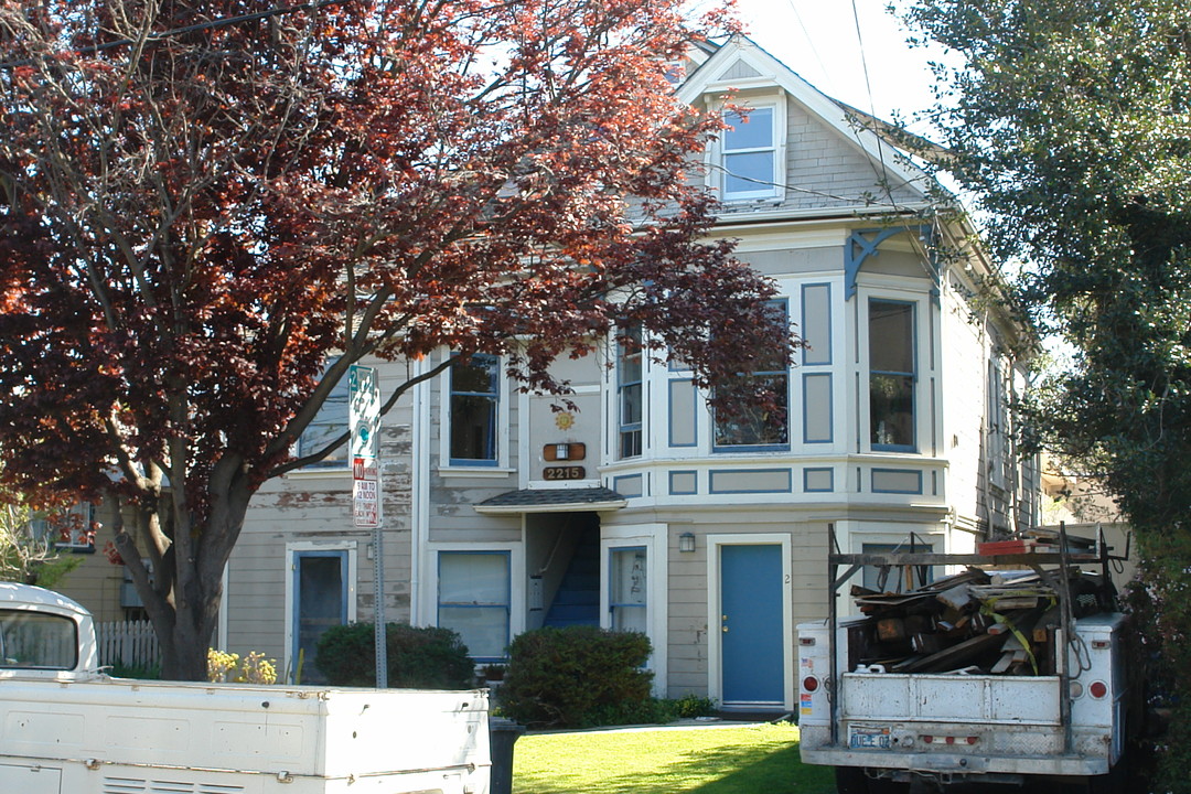 2215 Grant St in Berkeley, CA - Building Photo