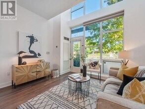 1048 Broadview Ave in Toronto, ON - Building Photo - Building Photo