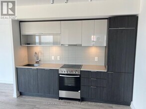 159 Wellesley St E in Toronto, ON - Building Photo - Building Photo