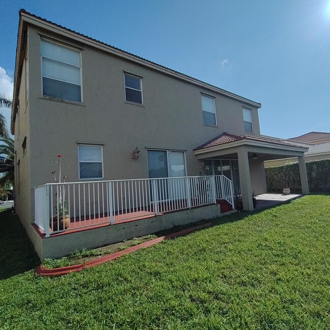 16729 SW 16th St in Pembroke Pines, FL - Building Photo - Building Photo
