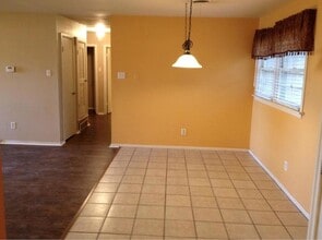 5221 41st St in Lubbock, TX - Foto de edificio - Building Photo