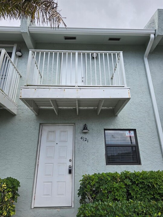 4121 NE 21st Terrace in Lighthouse Point, FL - Building Photo
