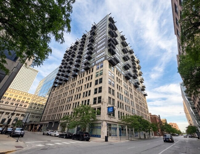 property at 565 W Quincy St
