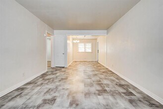 1742 Carlisle Rd in The Village, OK - Building Photo - Building Photo