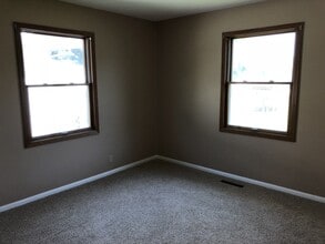 809 E Phoenix Ave in Grand Island, NE - Building Photo - Building Photo