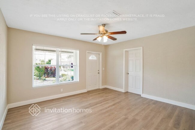 117 NW 4th Ave in Boynton Beach, FL - Foto de edificio - Building Photo