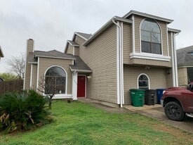 5990 Catalina Sunrise in San Antonio, TX - Building Photo