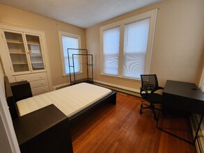 66 Brook St in Quincy, MA - Building Photo - Building Photo