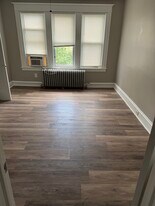 5048 Gainor Rd, Unit 2 in Philadelphia, PA - Building Photo