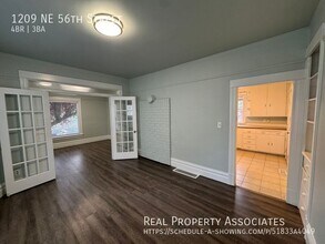 1209 NE 56th St in Seattle, WA - Building Photo - Building Photo