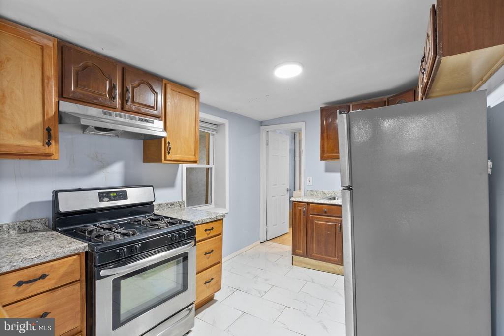 1818 E Pratt St in Baltimore, MD - Building Photo