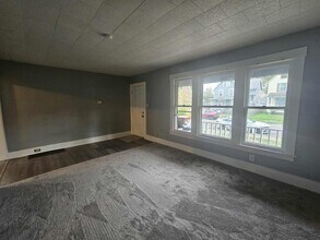 1330 Louisiana Ave NW in Canton, OH - Foto de edificio - Building Photo