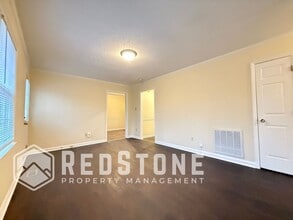 2211 Holland Ave in Burlington, NC - Building Photo - Building Photo