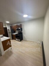 215 E Arbor Ave in Bismarck, ND - Foto de edificio - Building Photo