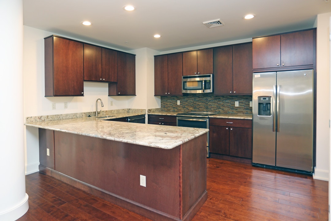 Deys Plaza Apartments in Syracuse, NY - Building Photo