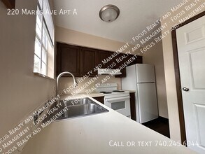 220 Marks Ave in Lancaster, OH - Building Photo - Building Photo