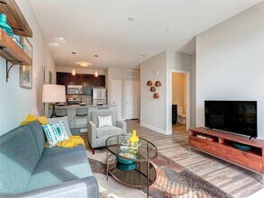 Whetstone Flats in Nashville, TN - Foto de edificio - Building Photo