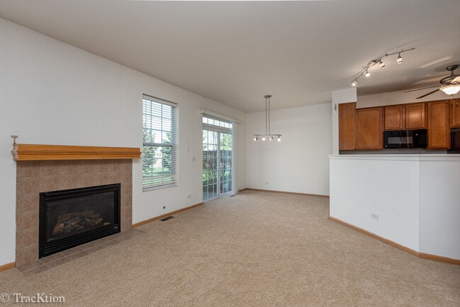 104 Concord Dr S in Oswego, IL - Building Photo - Building Photo