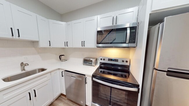 2407 Jefferson St in Baltimore, MD - Foto de edificio - Building Photo