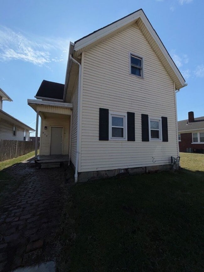 property at 313 E Franklin St