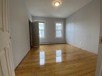 212 Boylston St, Unit 3 in Boston, MA - Building Photo - Building Photo