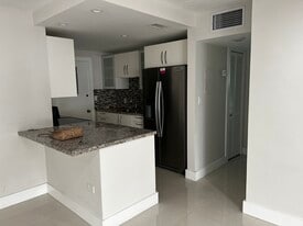 7250 SW 94th Pl in Miami, FL - Building Photo