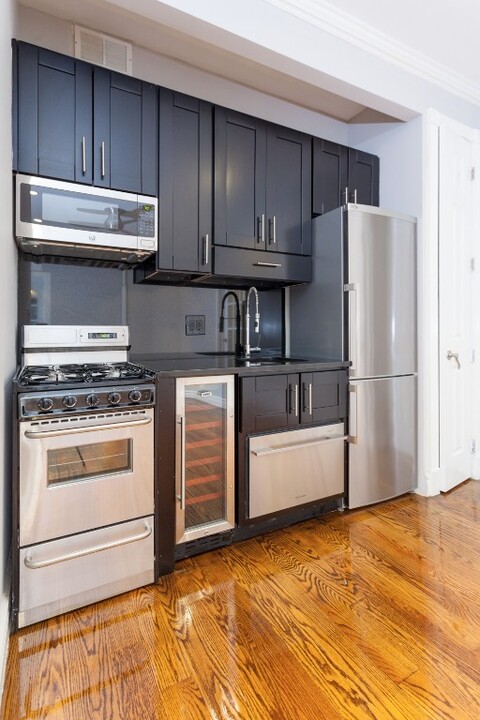 233 E 29th St in New York, NY - Building Photo