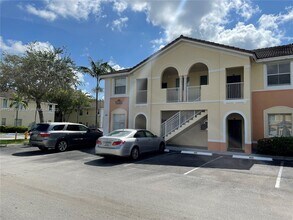2815 SE 16th Ave-Unit -201 in Homestead, FL - Building Photo - Building Photo