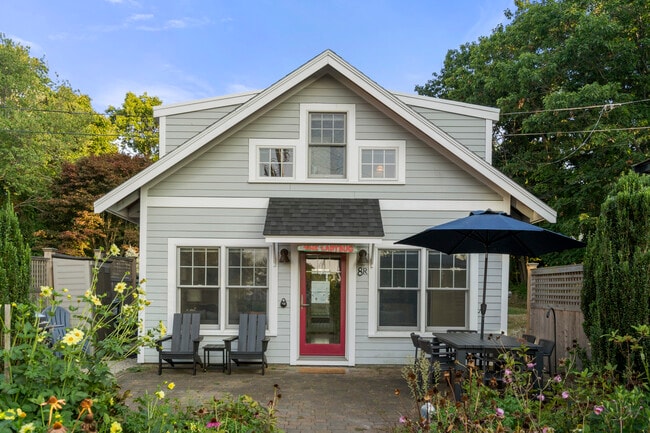 property at 8R Norwood Ave