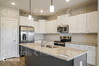 3708 Oak Leaf Wy in Greenville, NC - Building Photo - Building Photo